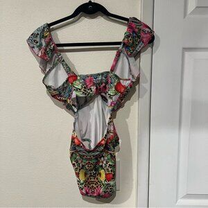 ASOS DESIGN Tropical Print Plunge Neck Ruffle One Piece Swimsuit Size 4 NWOT